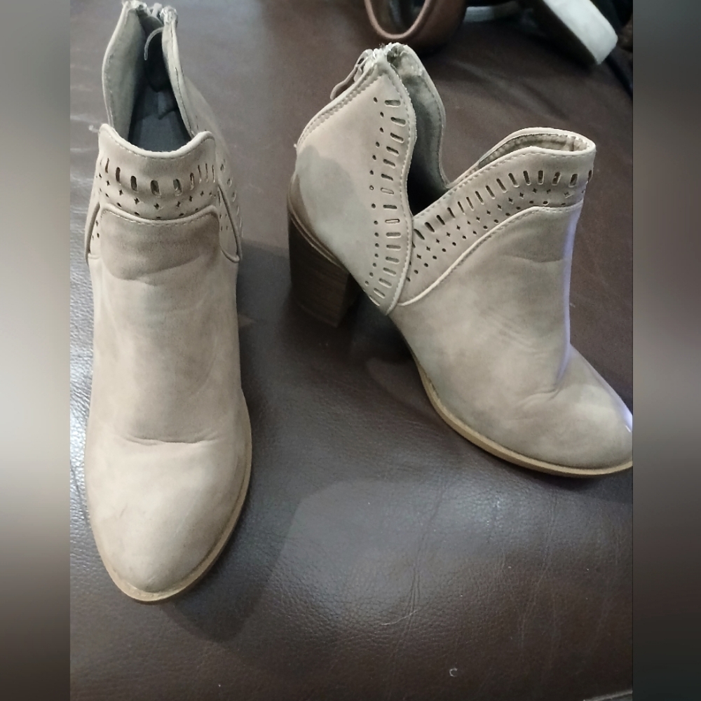 Vince Camuto boots